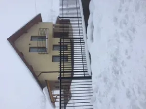 Vând casă și teren