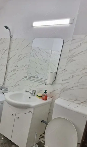 Vând apartament central, complet renovat cu centrală proprie - imagine 4