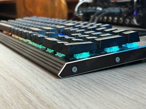 Tastatură Redragon RGB mecanică din metal