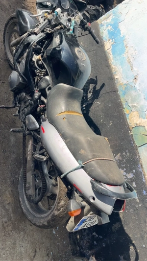 vand urgent 2000 lei negociabil 