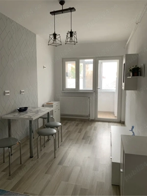 Inchiriez apartament 2 camere, tip studio, 1Mai - imagine 3