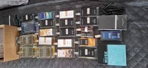 Tot din poze = 199 lei pachet parfumuri Yodeyma, Avon și Victory