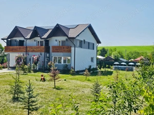 Cabana 15 persoane | 7 camere | 6 băi | Living pentru petreceri | Terase & Grătar | Parcare supraveg