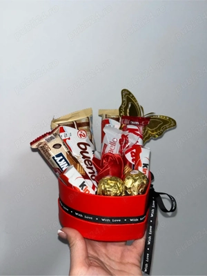 Buchete dulci (trandafiri din satin, dulciuri premium, accesorii) - imagine 3