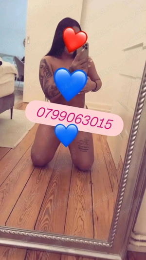 Nouă în oraș , ador sărutările intime