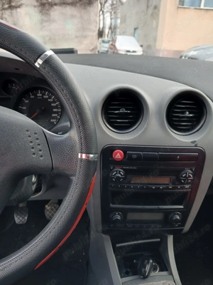 Mașina este foarte bună 