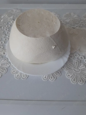 brânză de capră 37 lei kg