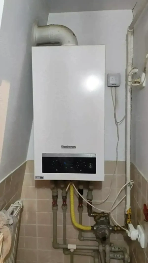vând centrală Buderus,  Logamax U052