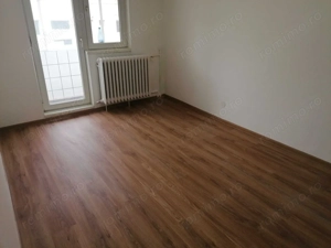 Langa Kaola. Disponibil imediat. Bloc izolat.