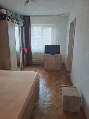 Vând apartament cu 3 camere,65m ,decomandat, zona Traian  - imagine 3
