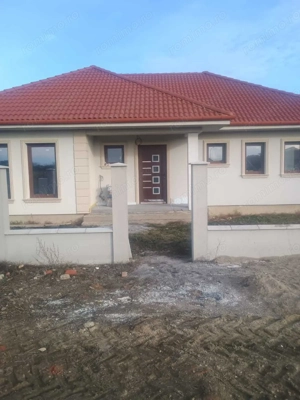 BRASADAS vinde casa semifinisata in zona Ispirescu.