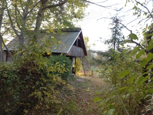 Vand cabana si teren intravilan la intrare in Municipiul Ramnicu-Valcea - imagine 2