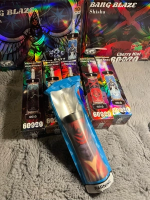 Narghilea electronică cu 60 000 de pufuri - imagine 2