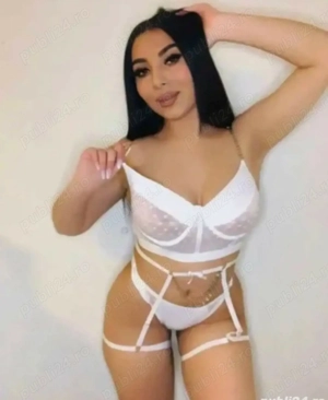 Bună ma numesc ana noua în oraș 