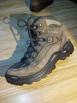 nr 41 Lowa Renegade bocanci de munte 