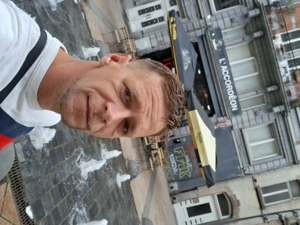 Domn ofer companie domnisoarelor,doamnelor si cuplurilor doritoare de experiente de neuitat.