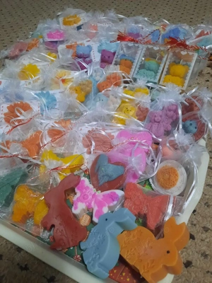 mărțișoare parfumate din ceară  - imagine 3