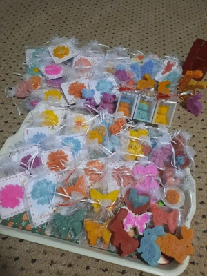 mărțișoare parfumate din ceară  - imagine 5