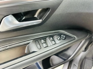 PEUGEOT 3008 2017 1.2i E6 Garantie 12 Luni  Rate Avans 0 Doar Cu Buletinul - imagine 18