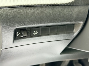PEUGEOT 208 2021 1.5D E6 Garantie 12  Luni Rate Avans 0 Doar Cu Buletinul - imagine 12