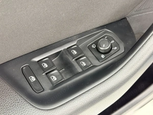 VOLKSWAGEN PASSAT 2016 1.6D E6 Garantie 12 Luni Rate Avans 0 Doar Cu Buletinul - imagine 11