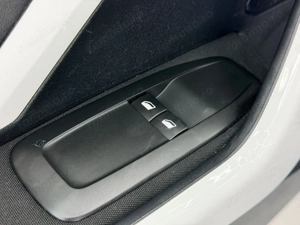 PEUGEOT 208 2017 1.2i E6 Garantie 12 Luni Rate Avans 0 Doar Cu Buletinul - imagine 9