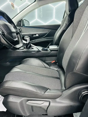 PEUGEOT 5008 2019 1.2i E6 Garantie 12 Luni Rate Avans 0 Doar Cu Buletinul - imagine 12