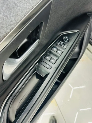 PEUGEOT 5008 2019 1.2i E6 Garantie 12 Luni Rate Avans 0 Doar Cu Buletinul - imagine 20
