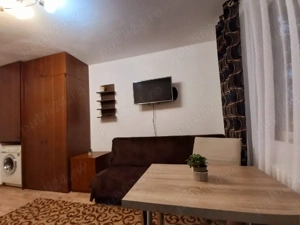 Închiriez garsoniera 