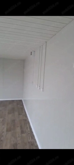 Container comercial cu vitrină.  - imagine 2