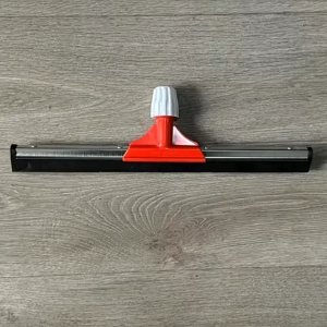 Racleta de curatare geamuri si panouri fotovoltaice