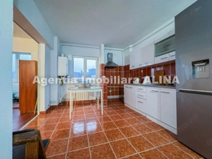 Ap. 2 camere in Deva, Bld. Decebal, 55 mp, decomandat, etaj 9. - imagine 5