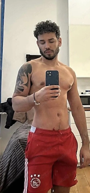 Bărbat discret, caut bărbați 