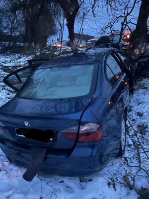 Se vinde BMW 320d avariat in partea din fata