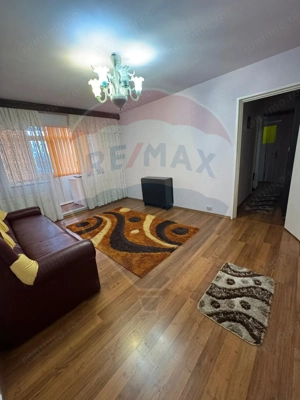 Apartament cu 3 camere de vânzare în zona Craiovita Noua - imagine 5