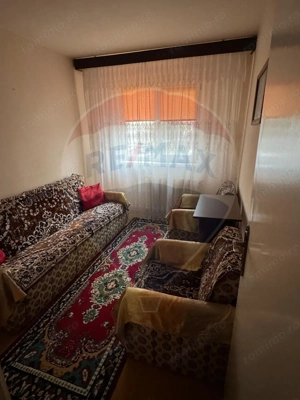 Apartament cu 3 camere de vânzare în zona Craiovita Noua - imagine 9