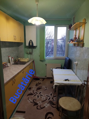 închiriez apartament 