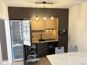 Inchiriez apartament cu 3 camere si parcare