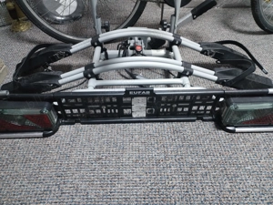 Suport pentru biciclete montat pe cârlig -NEFOLOSIT 