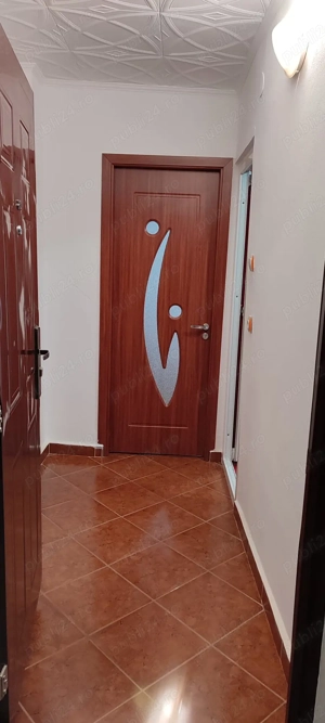 Inchiriez garaoniera