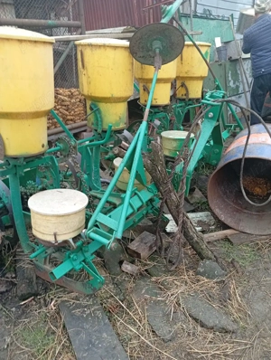 Vand semanatoare de porumb pe 4 randuri  - imagine 2