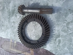 Pinion și coroana tractor utb445dt grup spate - imagine 2