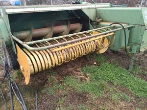 vând presă de balotat