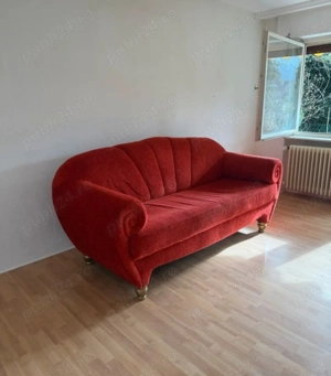 Canapea rosie stare perfecta