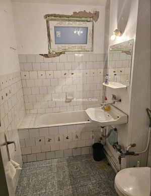 Apartament cu 2 camere,spațios,et 3,zona Favorit - imagine 3