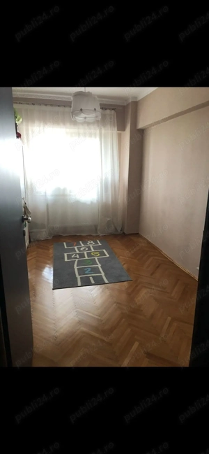 PROPRIETAR - Vand Apartament 3 Camere Ultracentral - imagine 2
