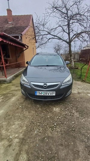 Opel Astra J Sports Tourer  - imagine 3