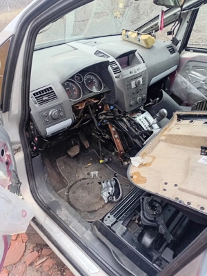 dezmembrez  - imagine 2