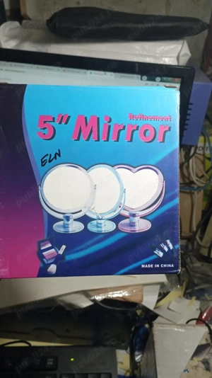 Oglinda cosmetica de make-up rotunda, cu 2 fete si suport din plastic, 18 x 16 CM