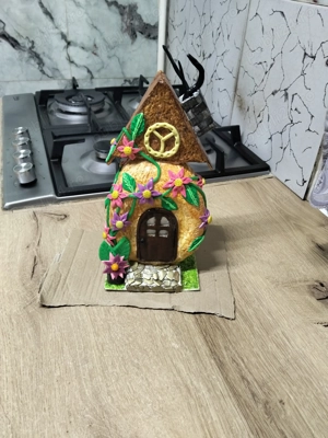 Căsuțe făcute din sticlă 